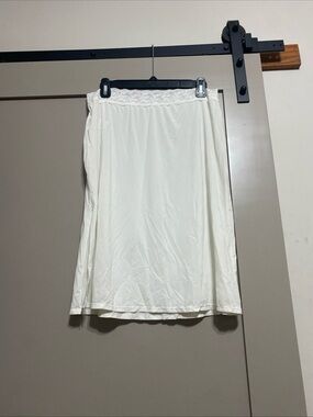 Vanity Fair White Lace-Waist Half Slip